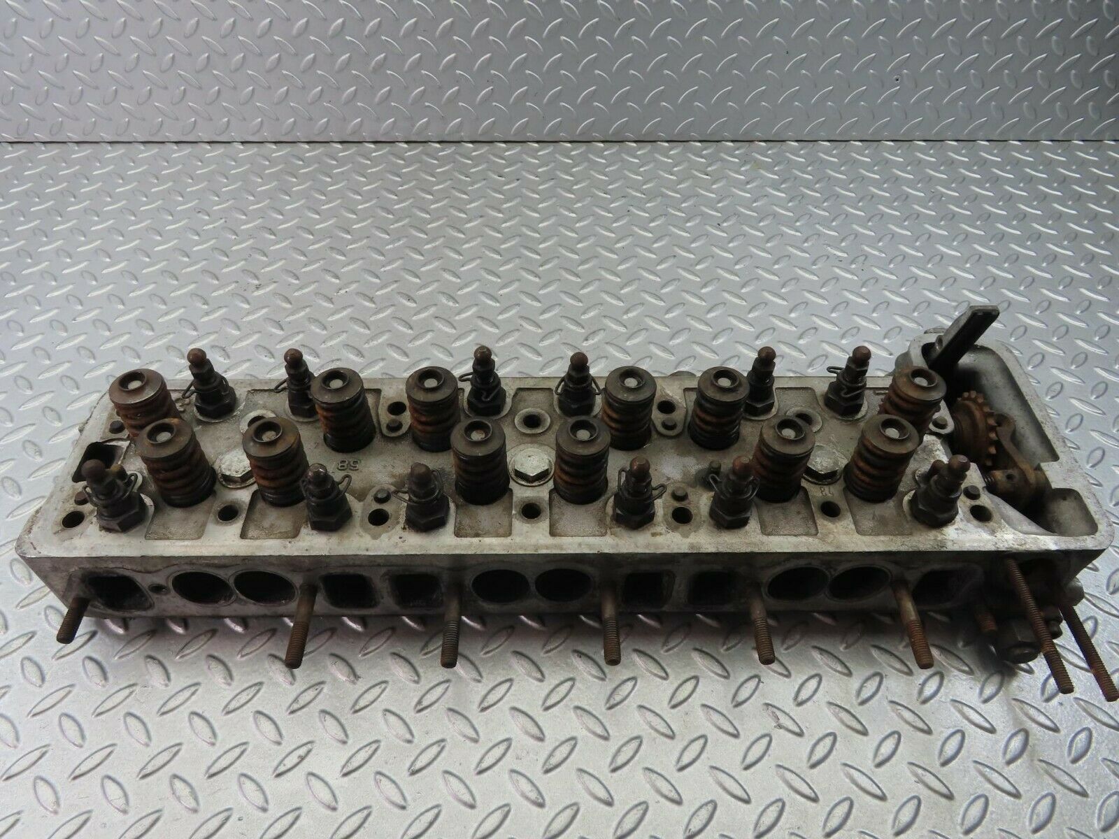 8558 Mercedes-Benz W111 Cylinder Head 1800162901