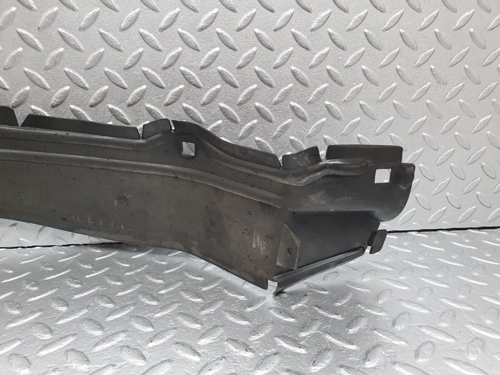 41565 Mercedes-Benz W124 200E Front Left Inner Fender Wing Splash Guard 1248840135