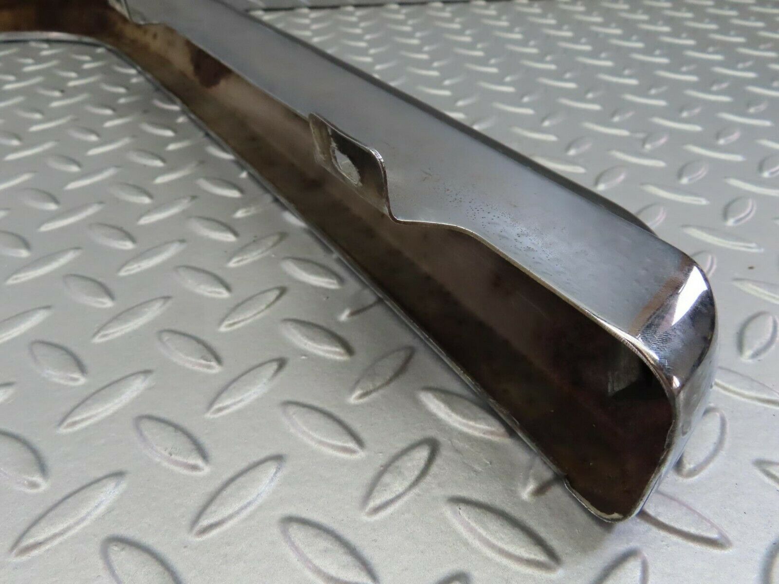 7389 Mercedes-Benz W116 450SE Rear Left Upper Bumper Chrome