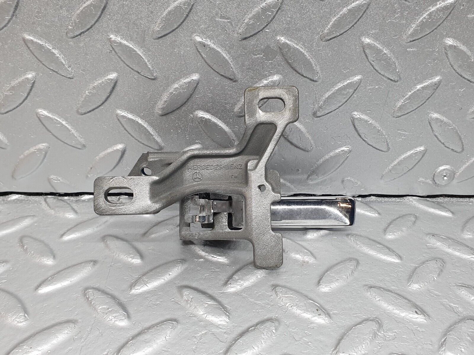 40899 Mercedes-Benz W126 300SE Right Interior Door Handle