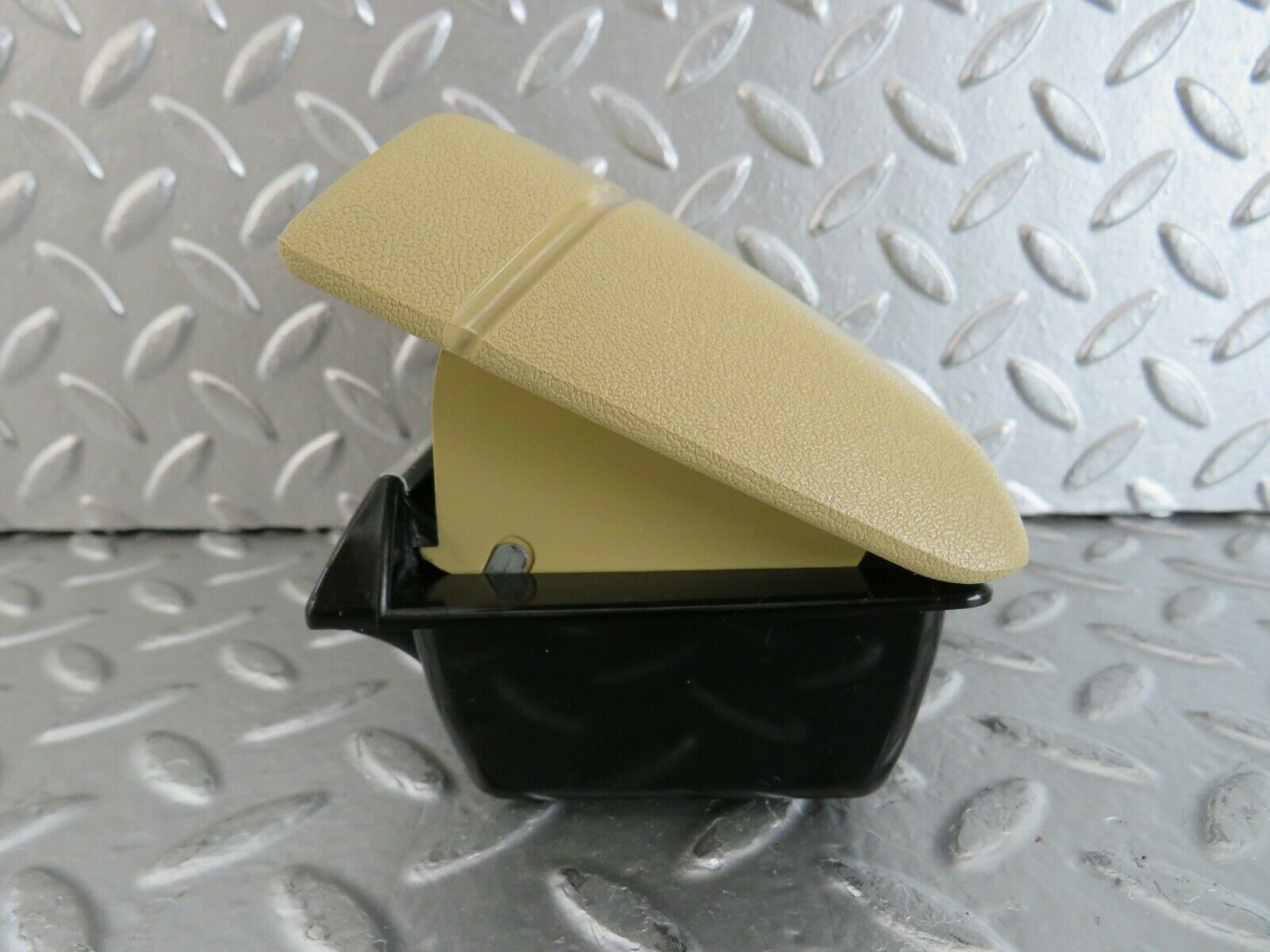 24003 Mercedes-Benz W123 280E Rear Door Ashtray Beige