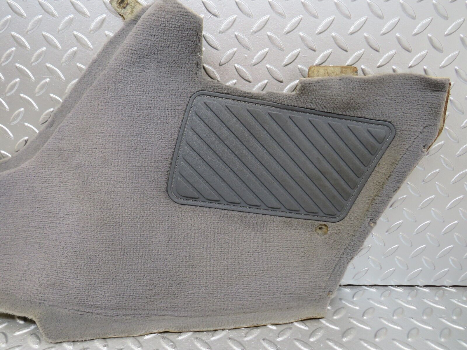 25754 Mercedes-Benz W124 280E Centre Console Carpet Right Side Grey