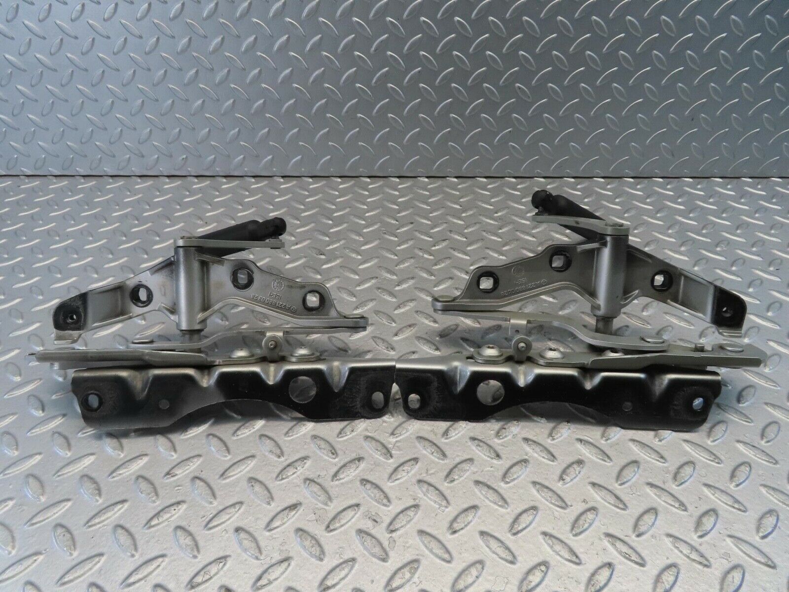 11204 Mercedes-Benz W221 S320 Bonnet Hinge Left And Right