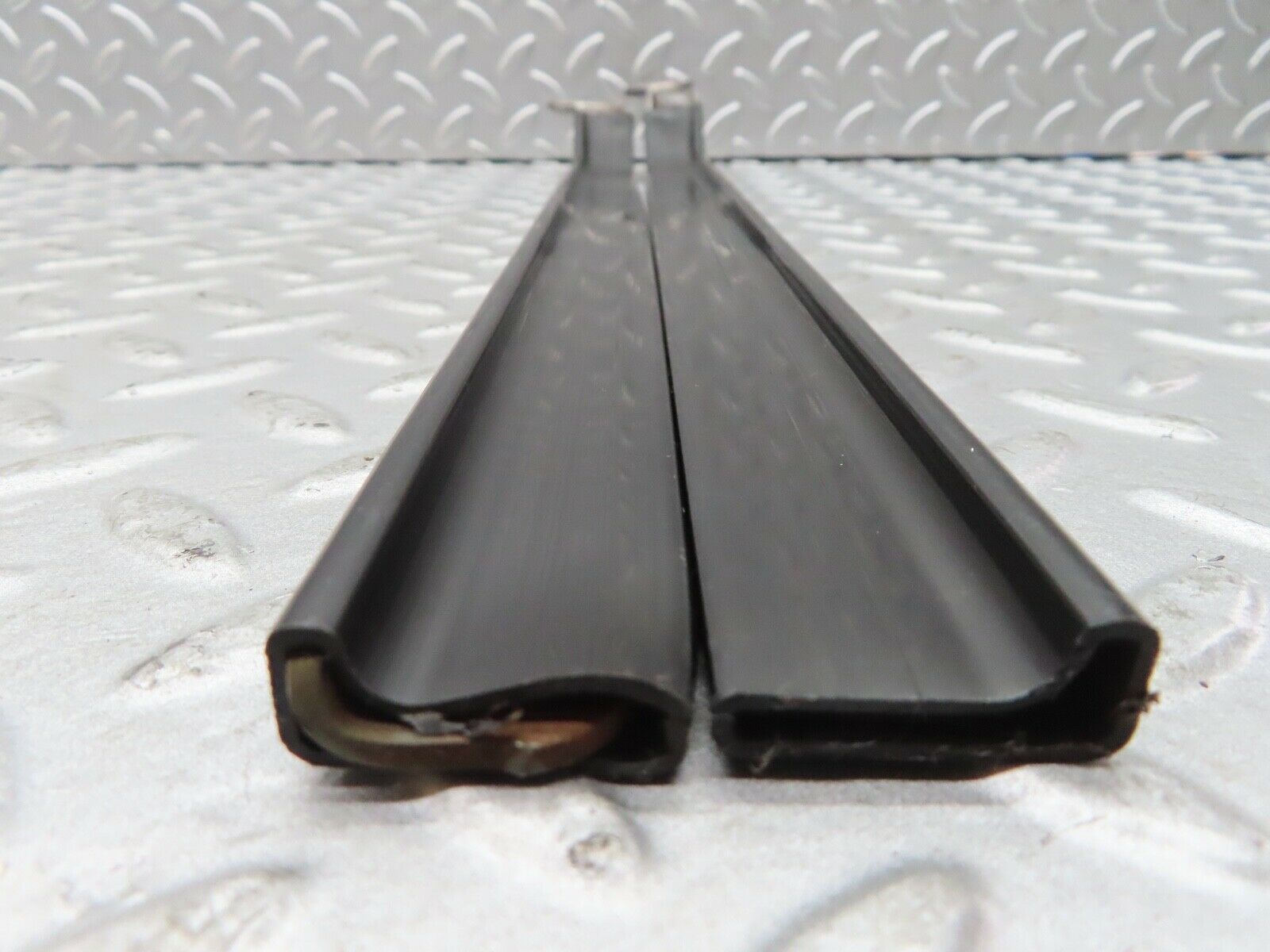 17692 Mercedes-Benz W116 450SEL Seat Belt Runner