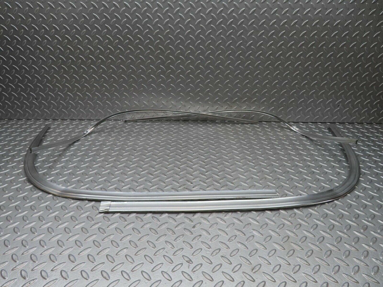 13277 Mercedes-Benz W111 220S Rear Windscreen Chrome Frame