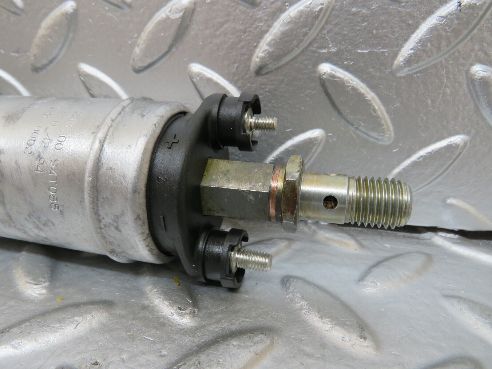 25668 Mercedes-Benz W124 280E Fuel Pump Pierburg 0004704294