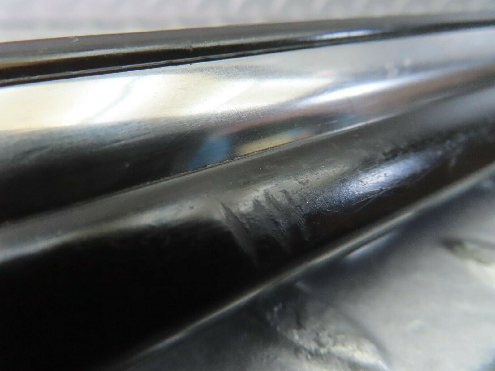 10291 Mercedes-Benz W116 Front Left Door Centre Moulding Trim