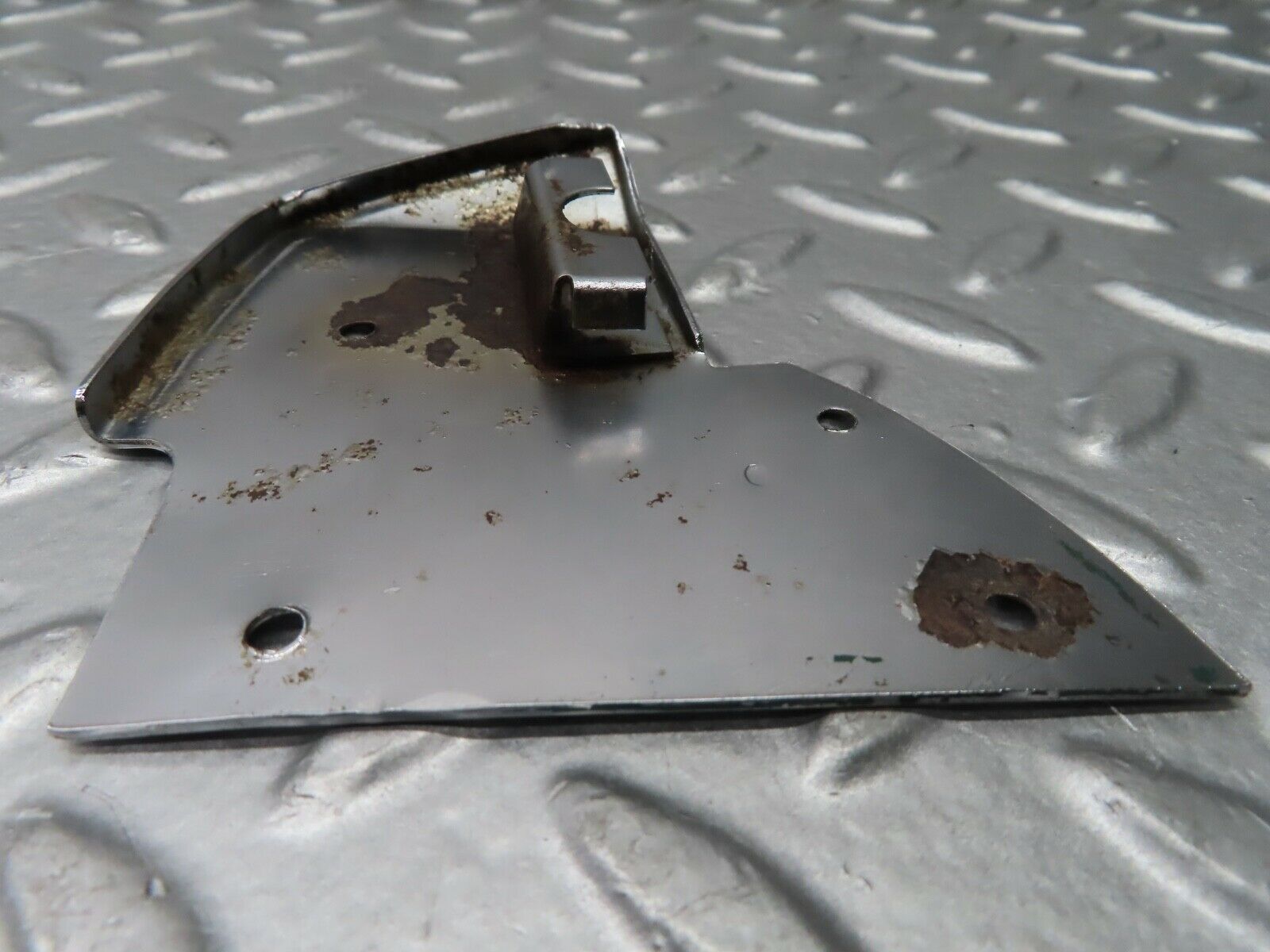 20922 Mercedes-Benz W114 250CE Coupe B Pillar Chrome Cover Right Side