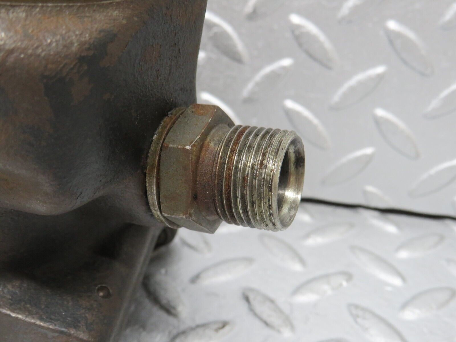 35923 Mercedes-Benz 240D OM616.912 Power Steering Pump