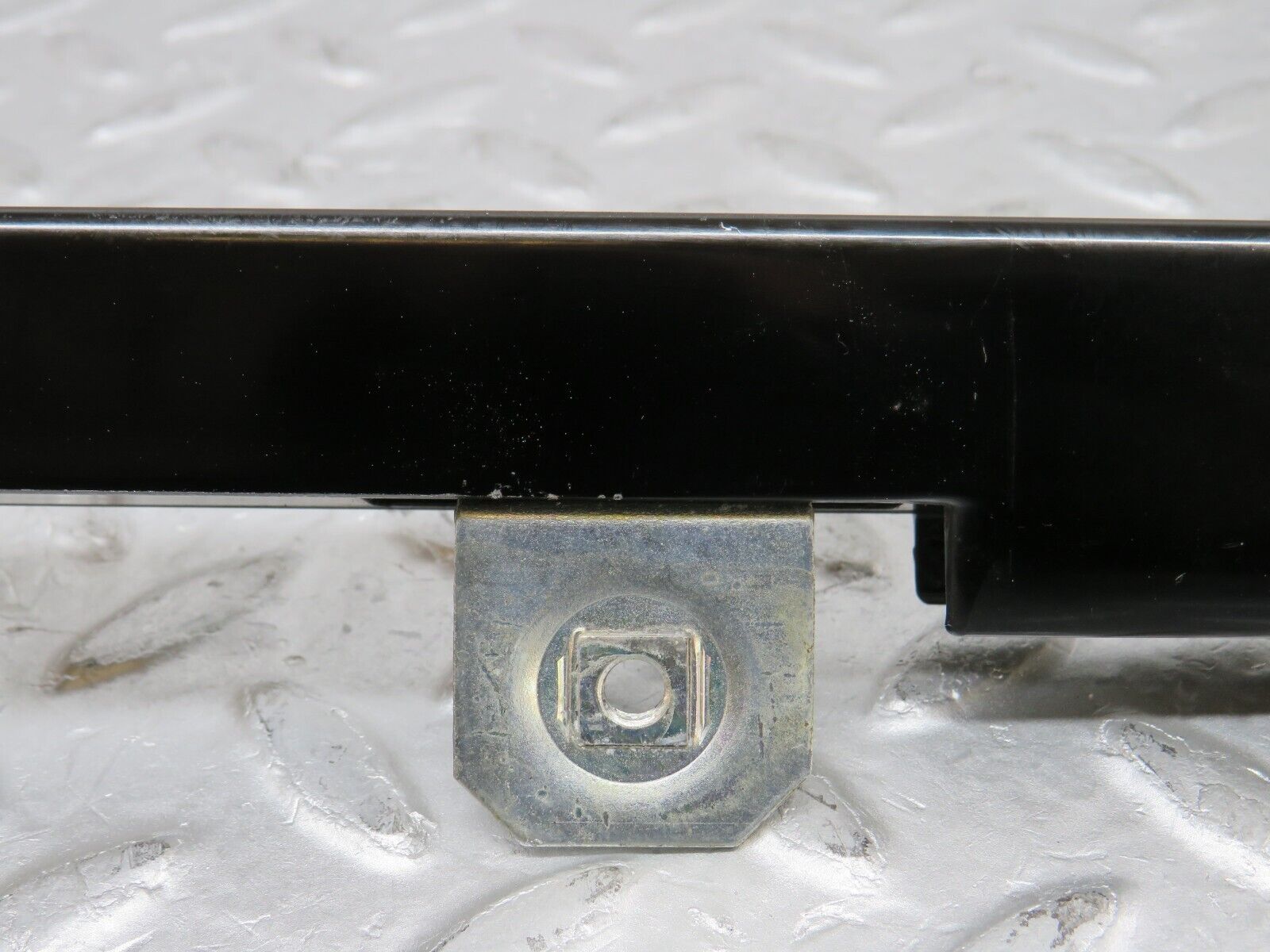 35256 Mercedes-Benz W221 Rear Right Door Window Channel 2217300219