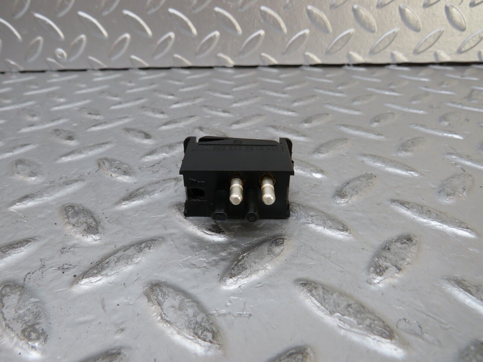 26908 Mercedes-Benz W123 240D Interior Light Switch 0008205910