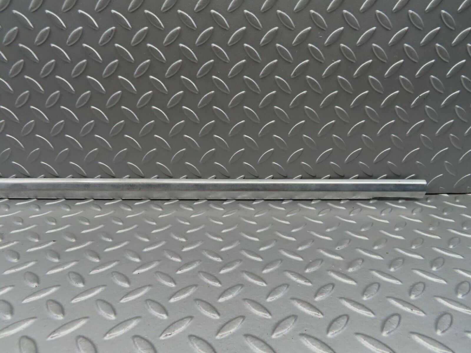 6205 Mercedes-Benz W126 380SE Front Right Door Chrome Moulding Trim