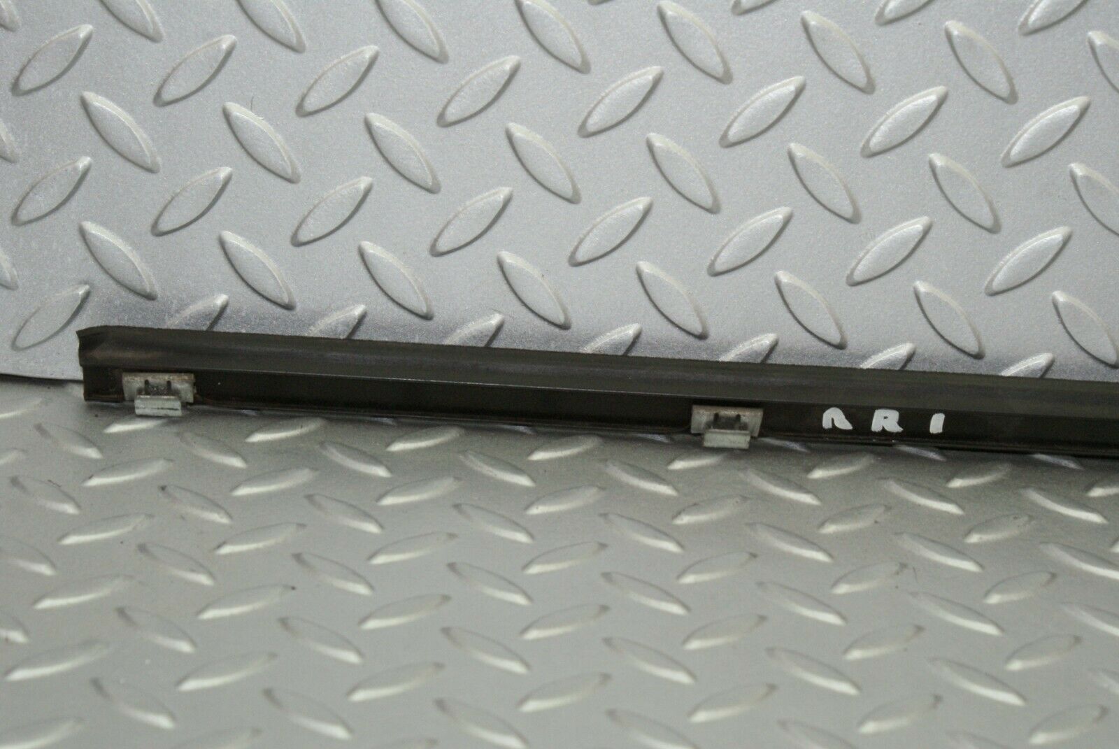 2650 Mercedes-Benz W116 350SE Glass Seal Trim Rubber Rear Right