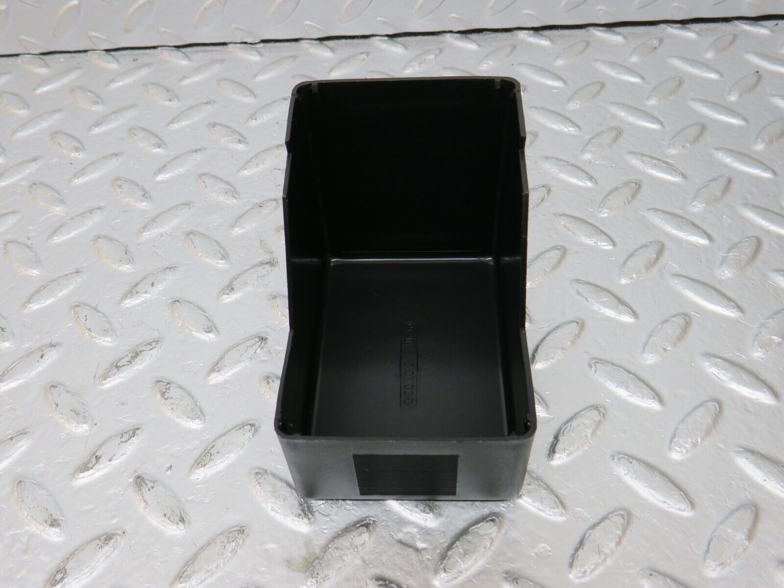 33703 Mercedes-Benz W201 190E 2.0L Relay Box Cover 2015450103