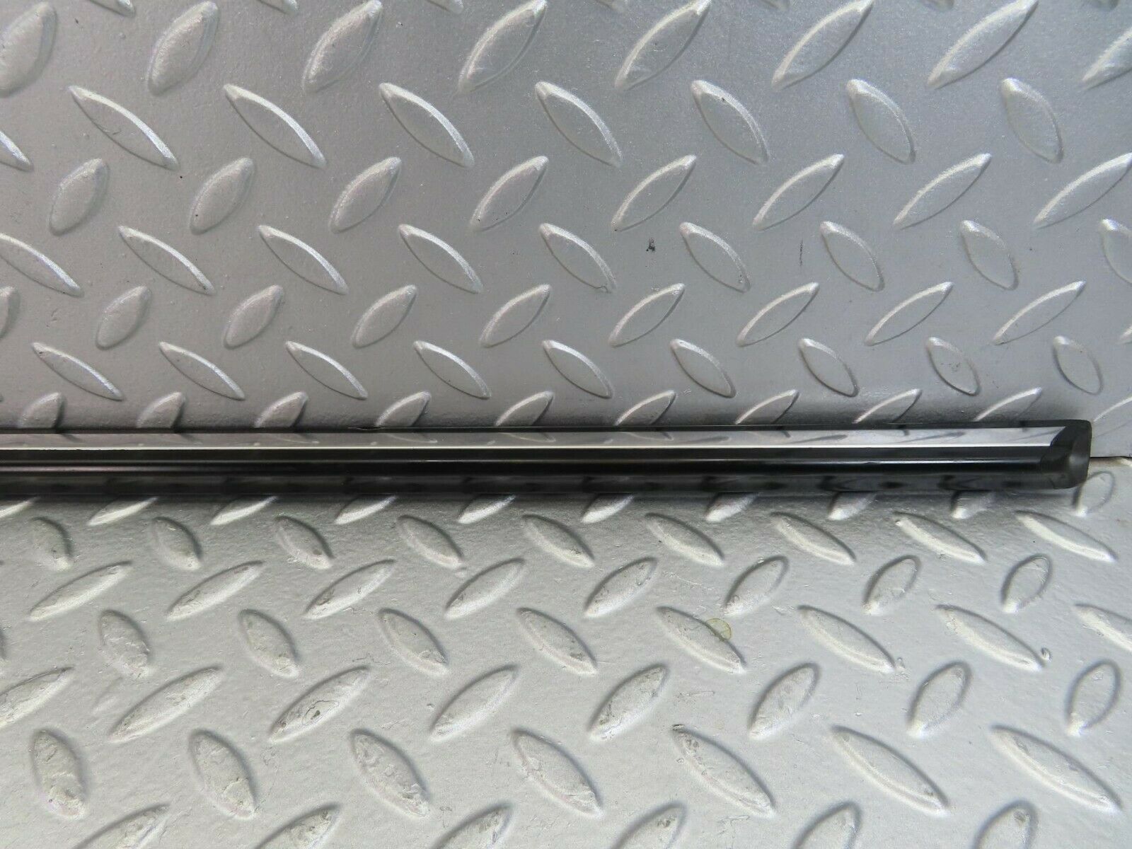 10243 Mercedes-Benz W123 Rear Right Door Centre Moulding Trim