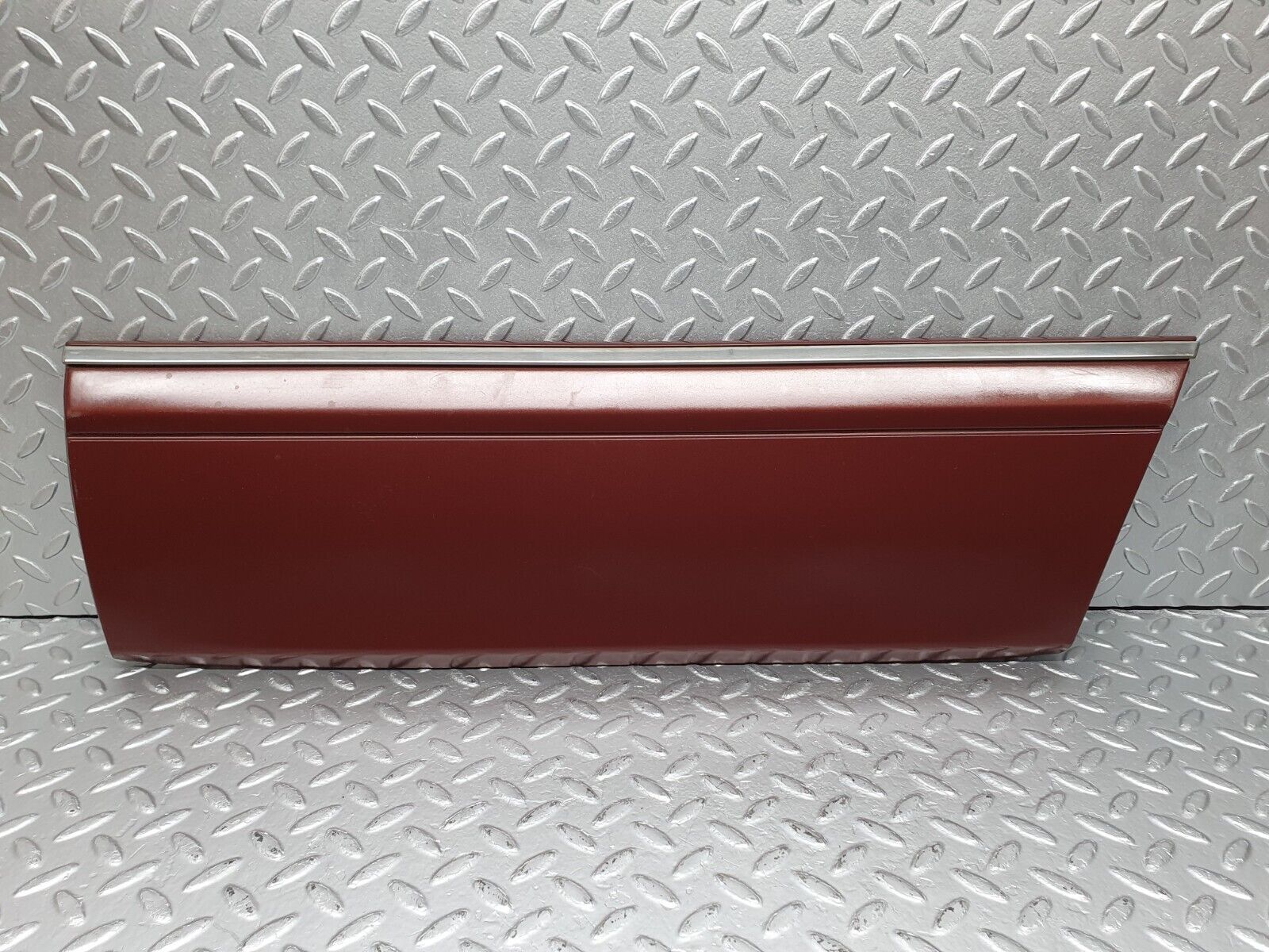 40941 Mercedes-Benz W126 300SE Rear Left Door Moulding Trim 1266903940