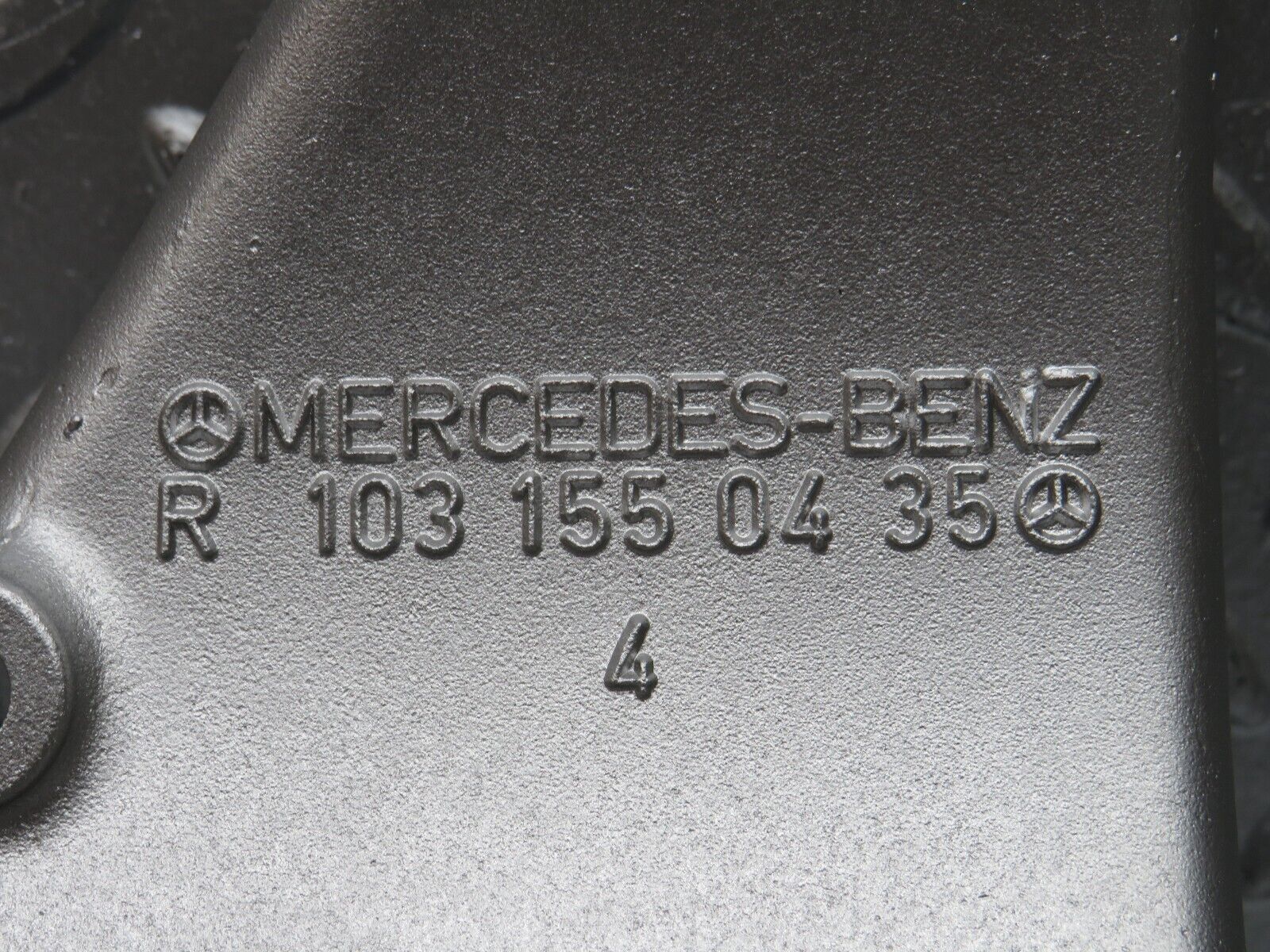 32663 Mercedes-Benz S124 300TE Wagon Alternator Generator Bracket 1031550435