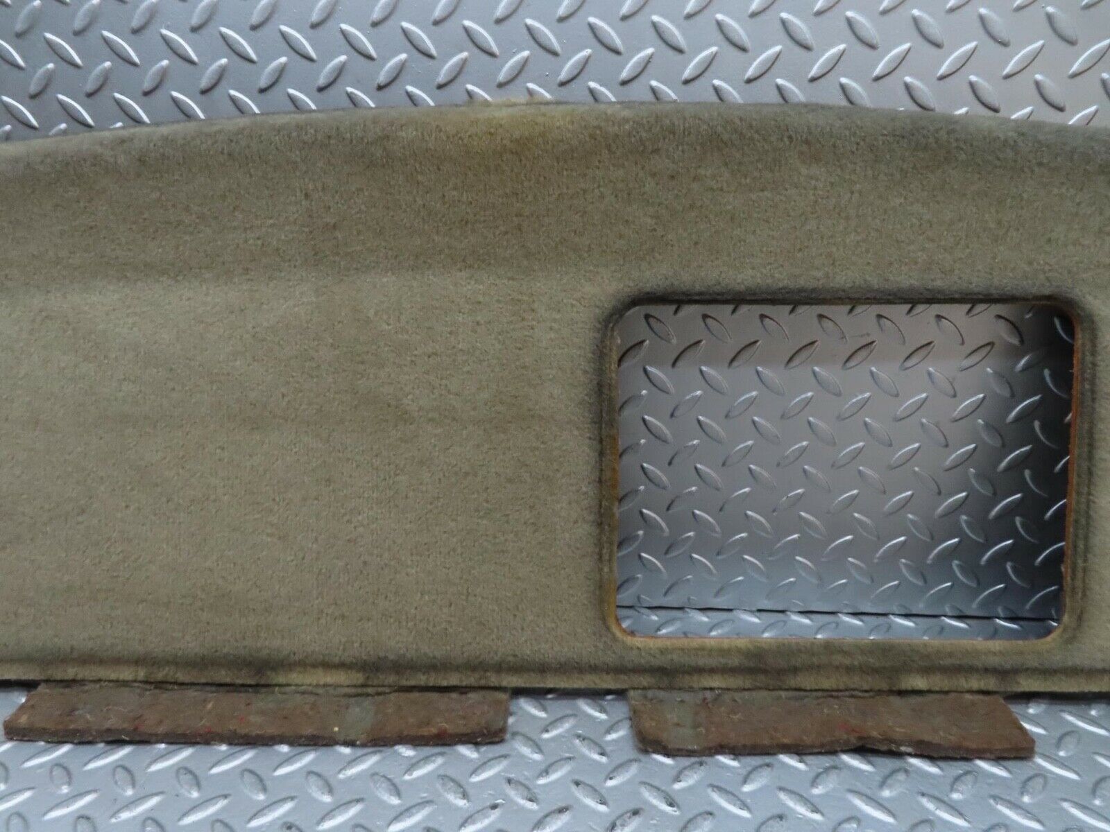 7043 Mercedes-Benz W123 230E Parcel Shelf
