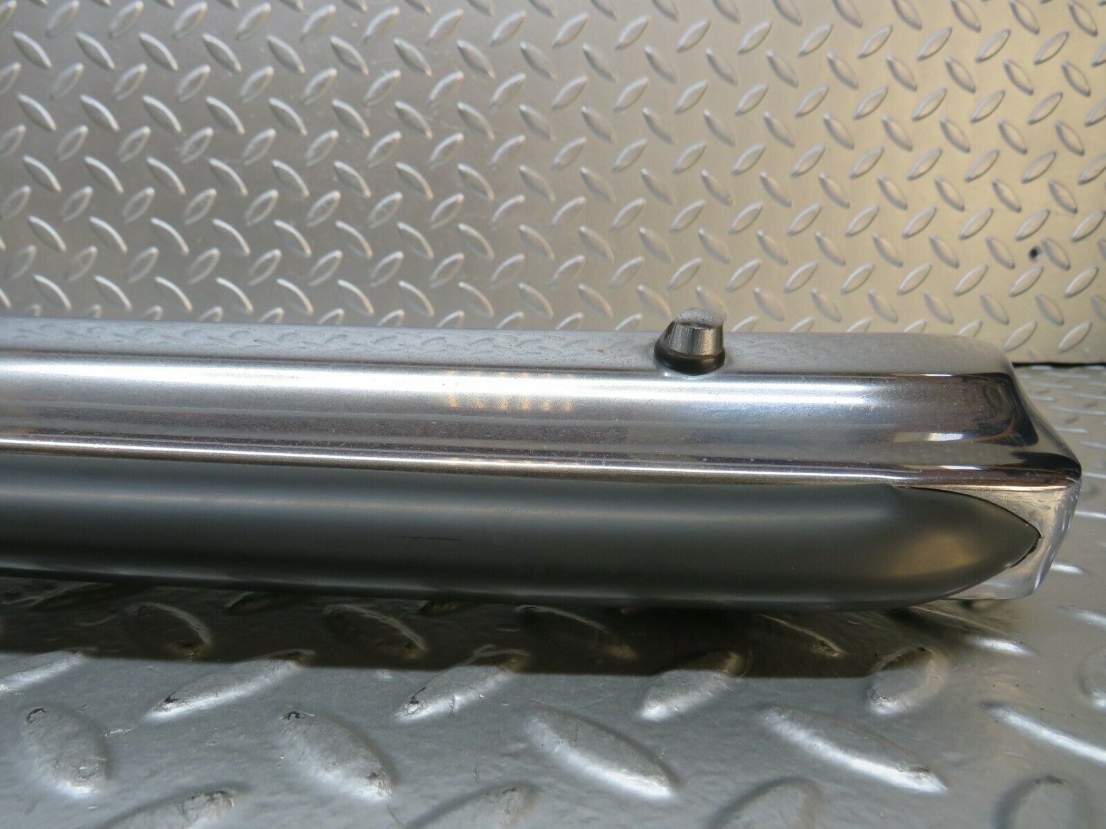 23238 Mercedes-Benz W116 350SE Front Right Upper Bumper Corner