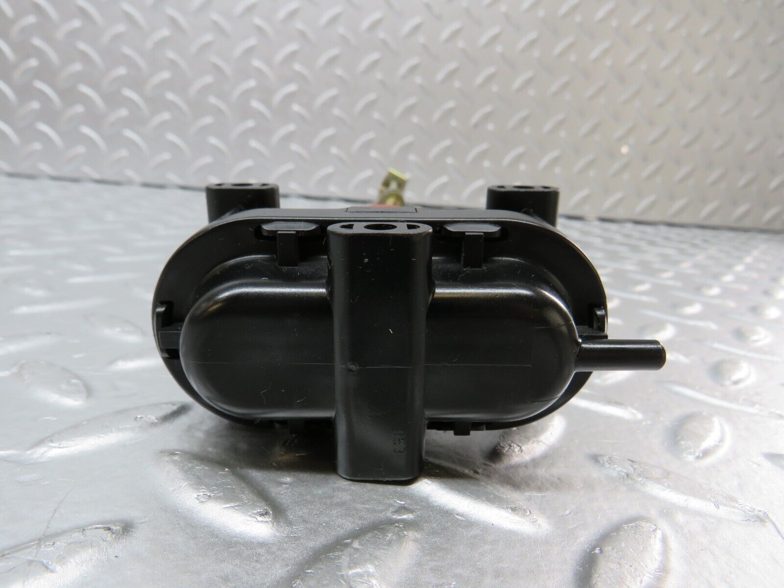 34333 Mercedes-Benz C126 380SEC Coupe Trunk Lock Vacuum Actuator