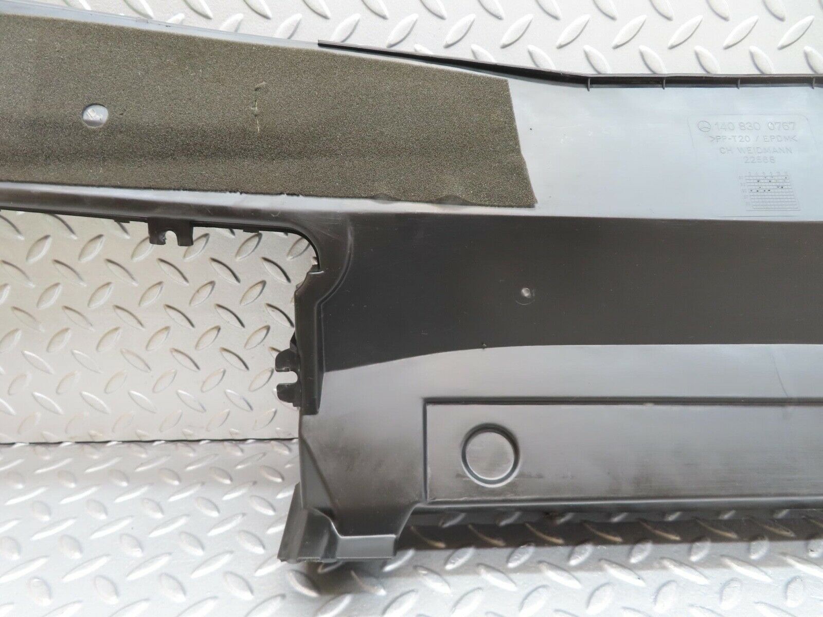 15026 Mercedes-Benz W140 S320 Engine Bay Water Tank Cover 1408300767