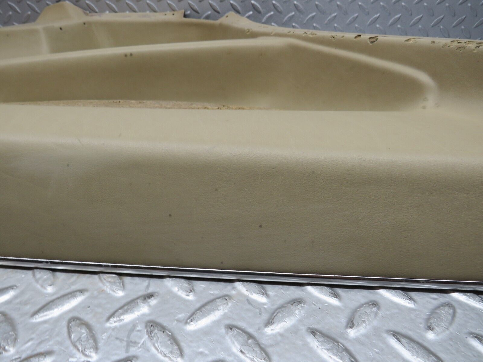 37072 Mercedes-Benz C126 420SEC Coupe Rear Left Card Panel Beige