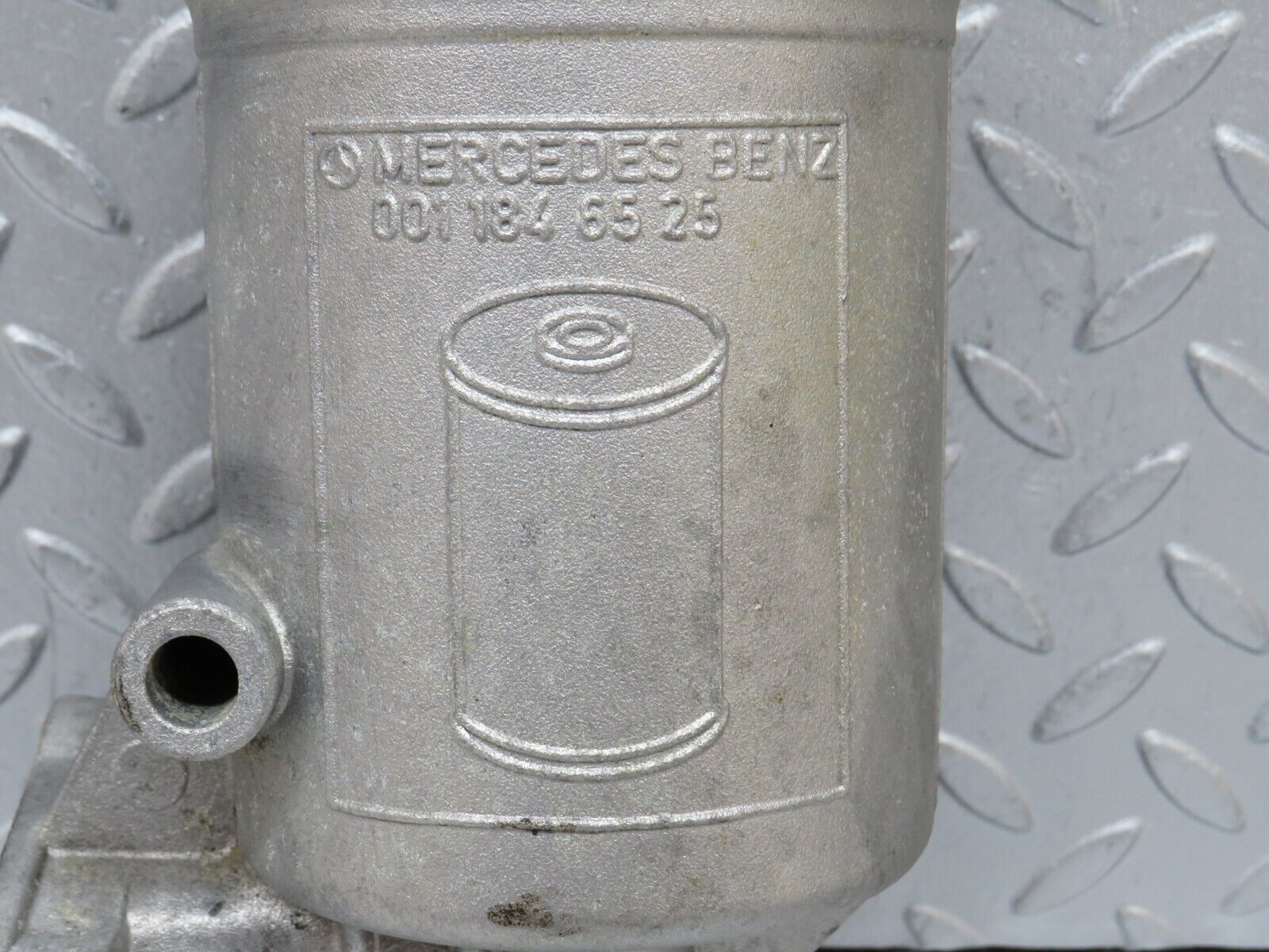 36333 Mercedes-Benz W126 420SE Oil Filter Housing 1171802611 1171840008