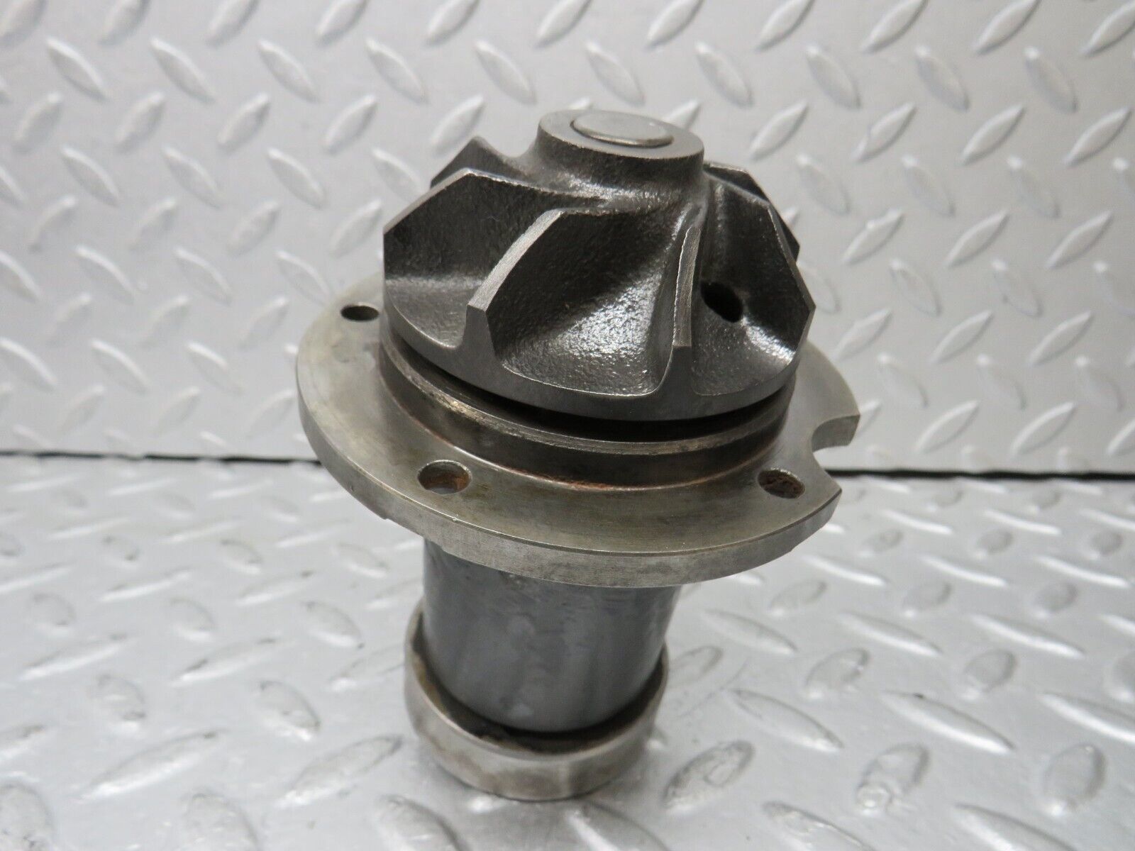 37697 Mercedes-Benz W108 280S Water Pump