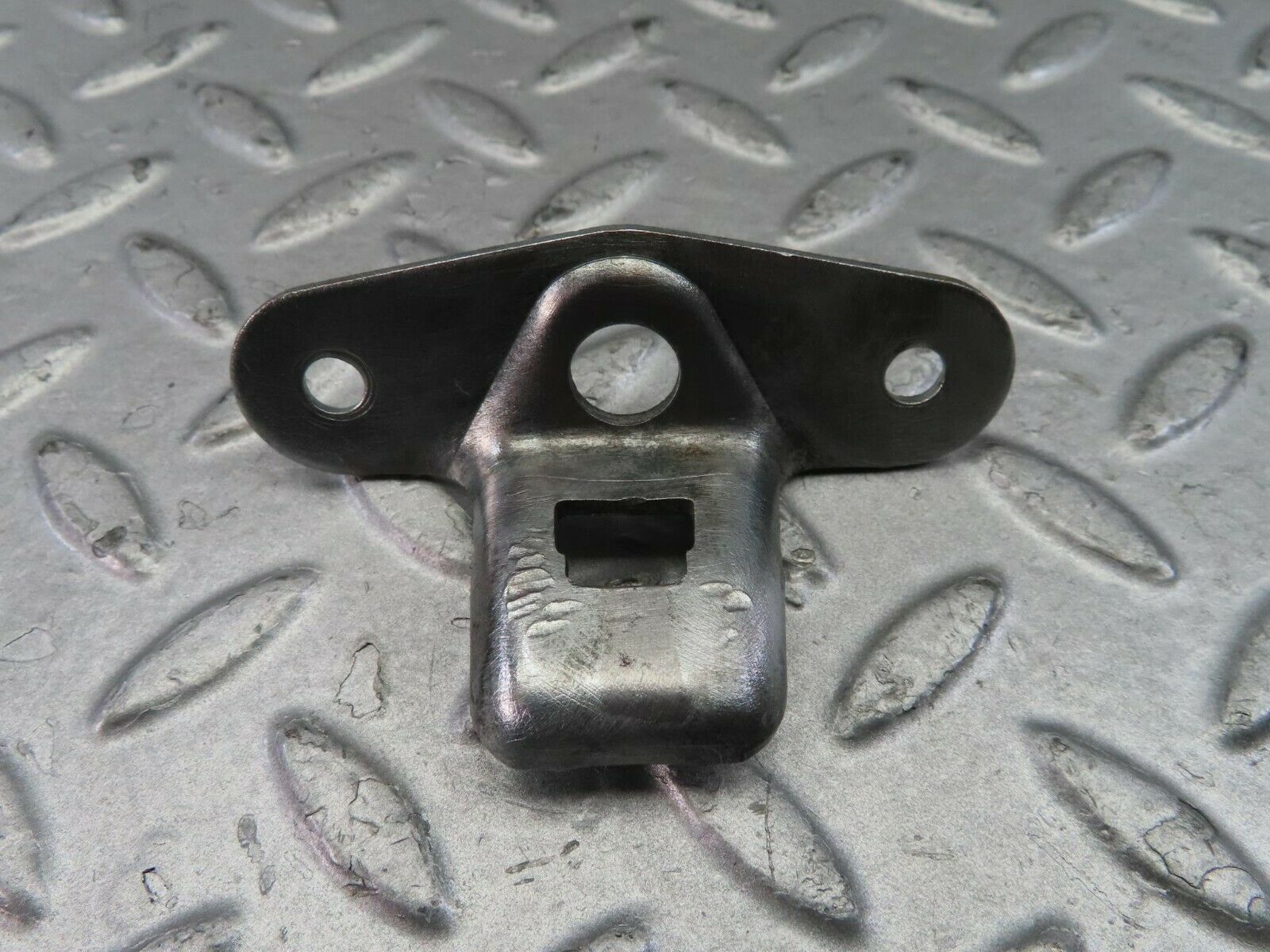 9678 Mercedes-Benz C123 280CE Coupe Trunk Lock Latch 1237580150