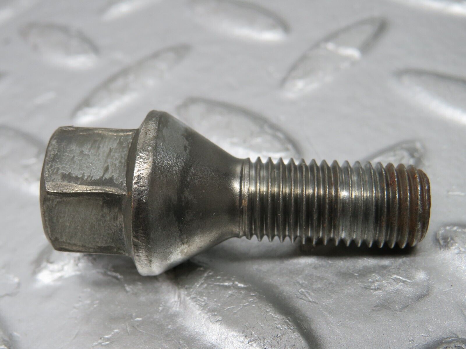 31864 Mercedes-Benz 5x Alloy Wheel Lug Bolt M12x1.5