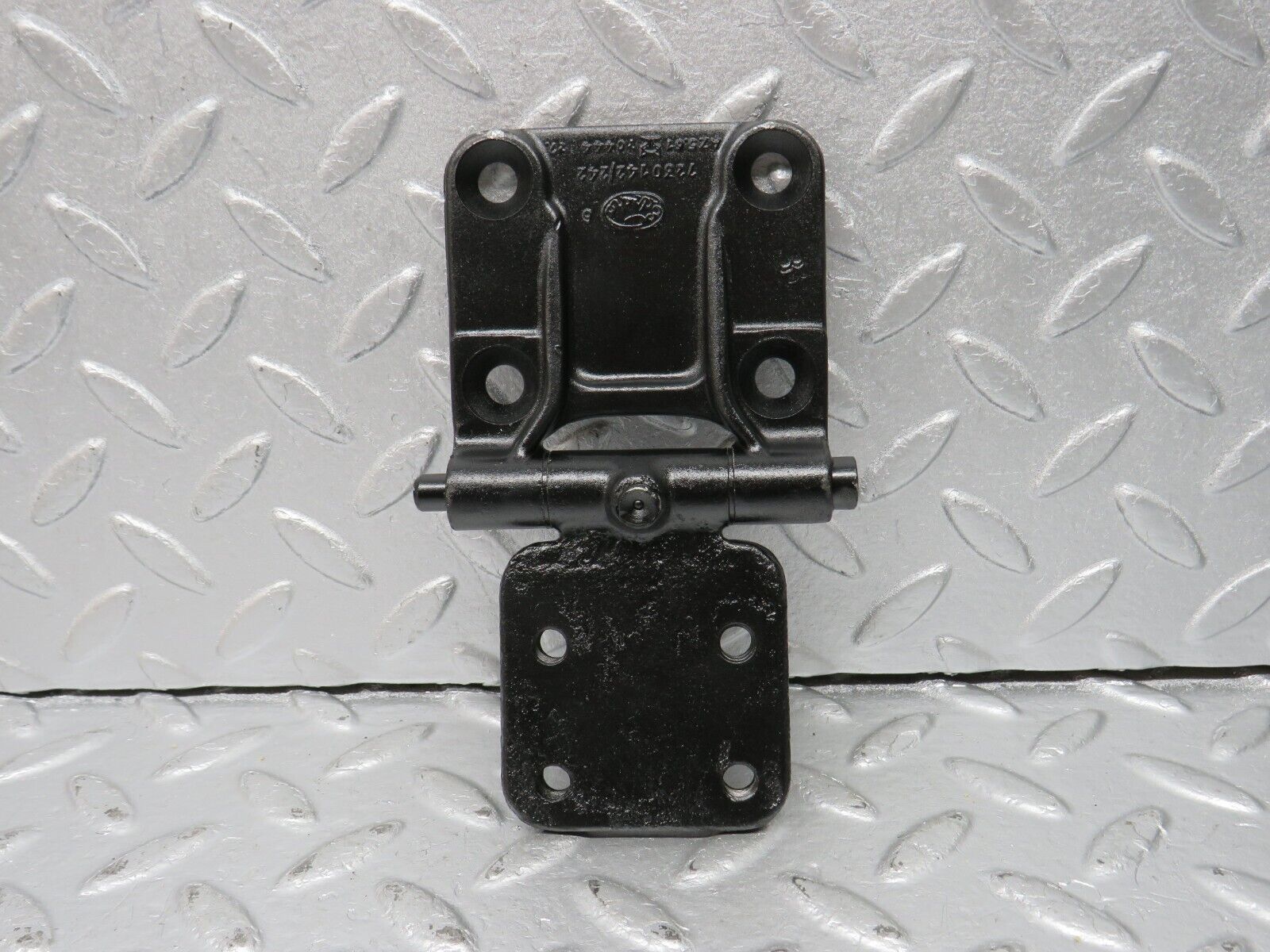 40480 Mercedes-Benz W110 230 Front Left Door Hinge