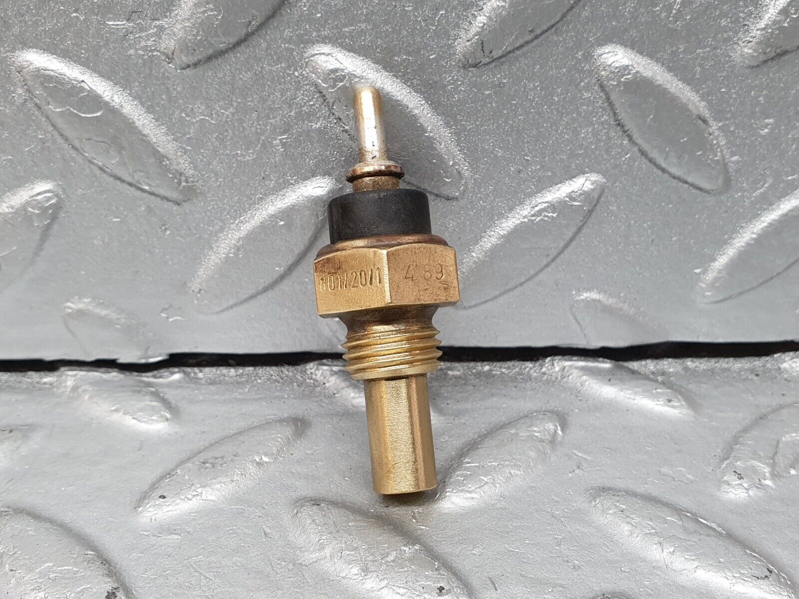 41265 Mercedes-Benz W126 300SE Coolant Temperature Sensor VDO 0055421017