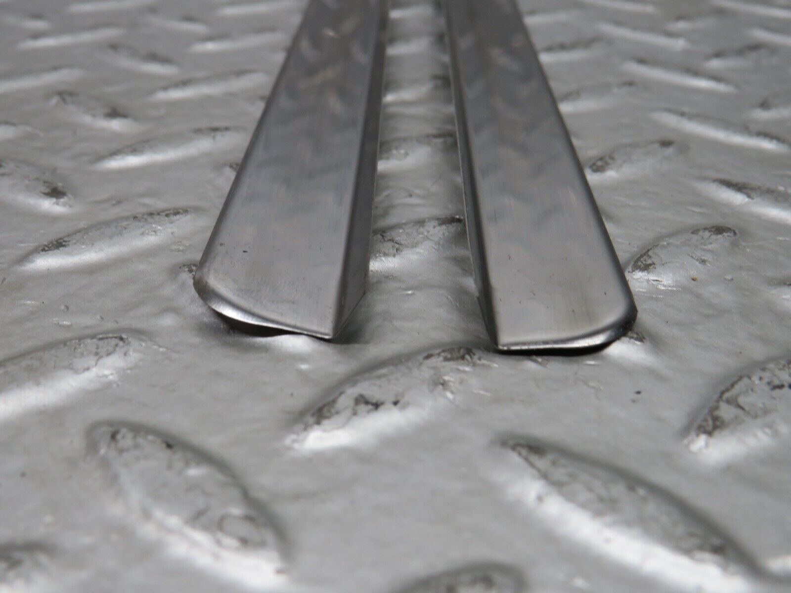 27733 Mercedes-Benz S124 300TE Wagon Sunroof Chrome Trim Set