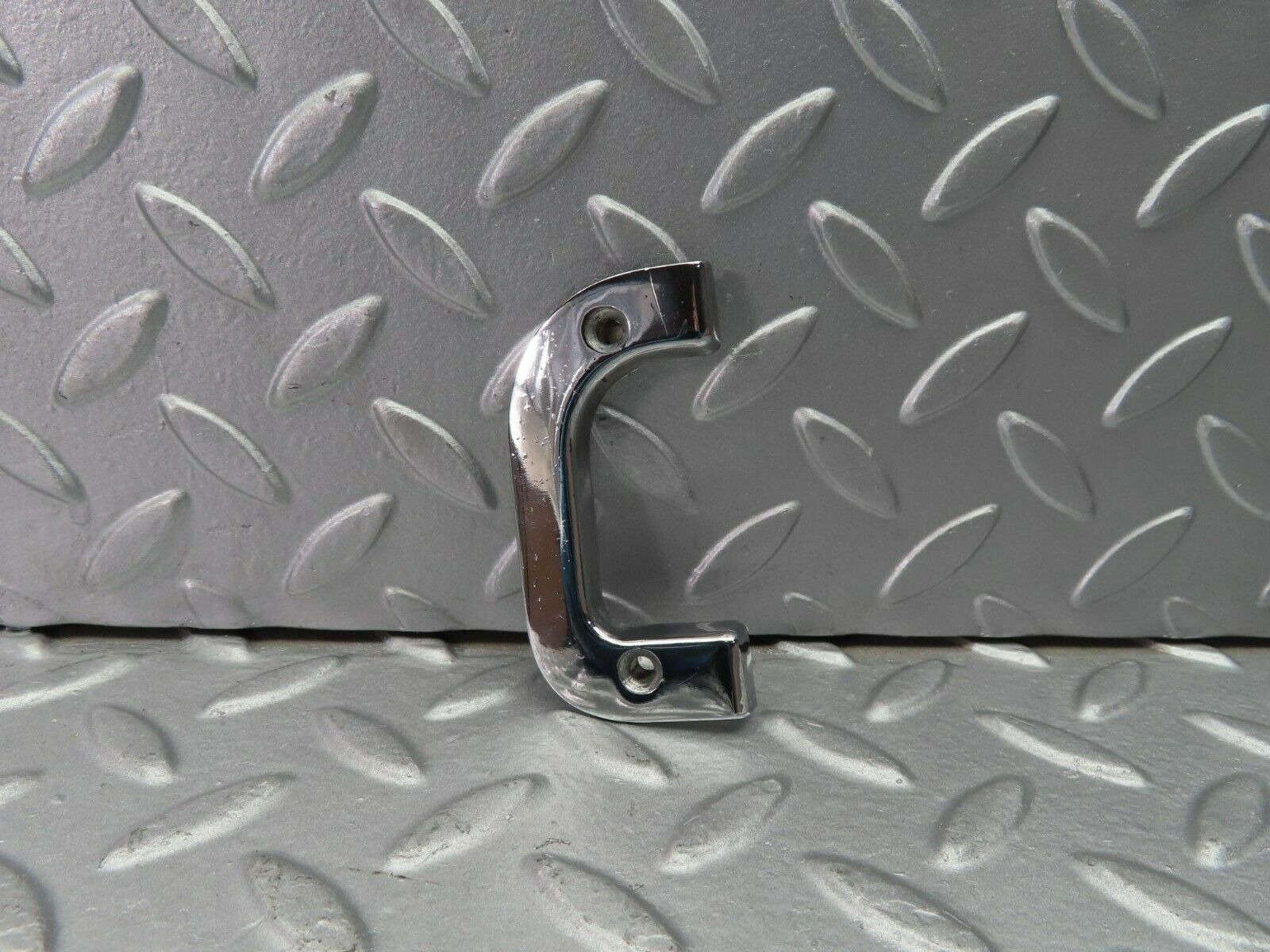 9914 Mercedes-Benz C123 230CE Coupe Right Interior Chrome Door Latch Trim