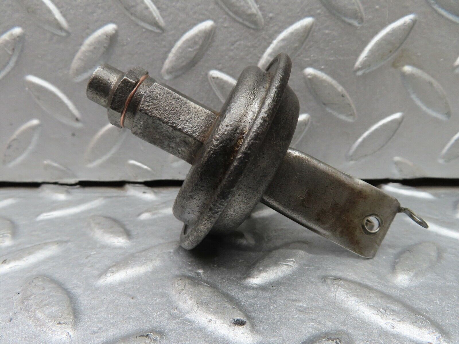 18574 Mercedes-Benz W136 170V Ignition Distributor Vacuum Control Valve