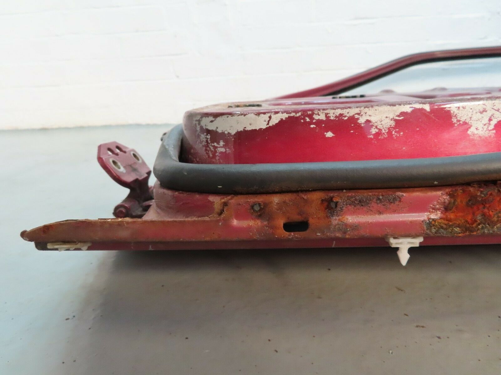 6695 Mercedes-Benz S124 E220 Wagon Front Right Door