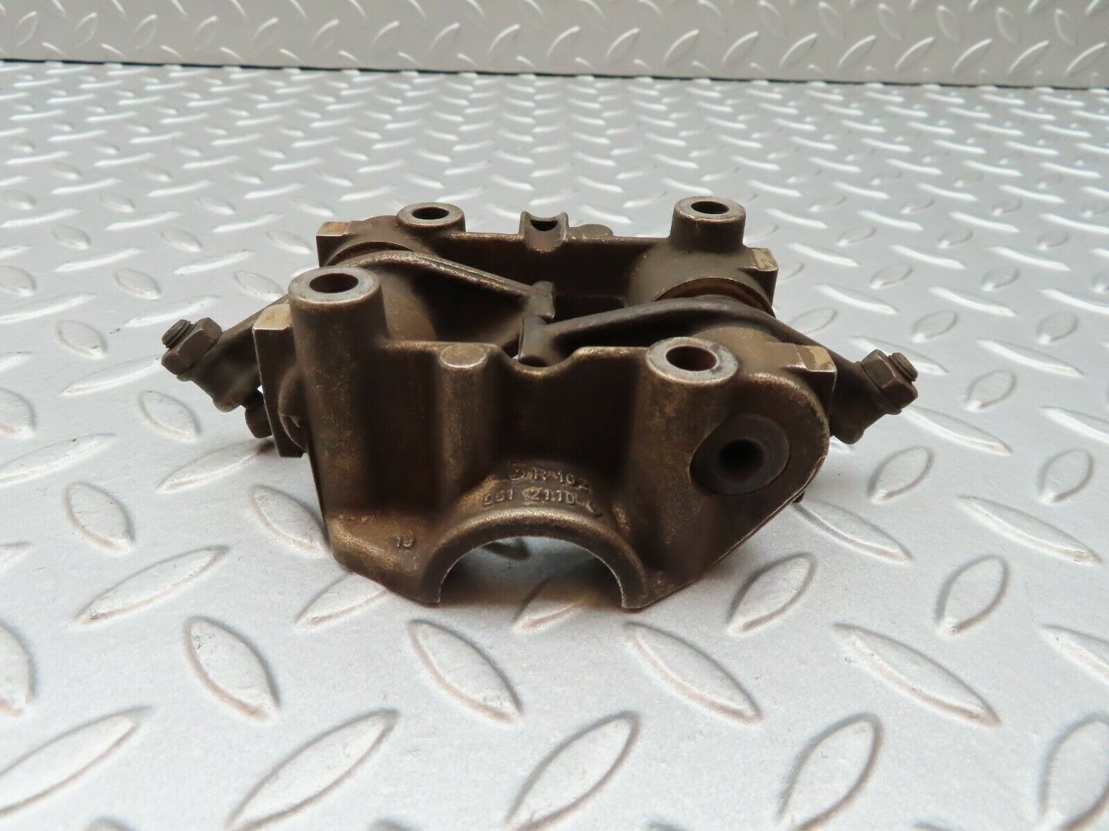 3890 Mercedes-Benz S123 200T Wagon Rocker Arms Camshaft Bearing Block 1020512110