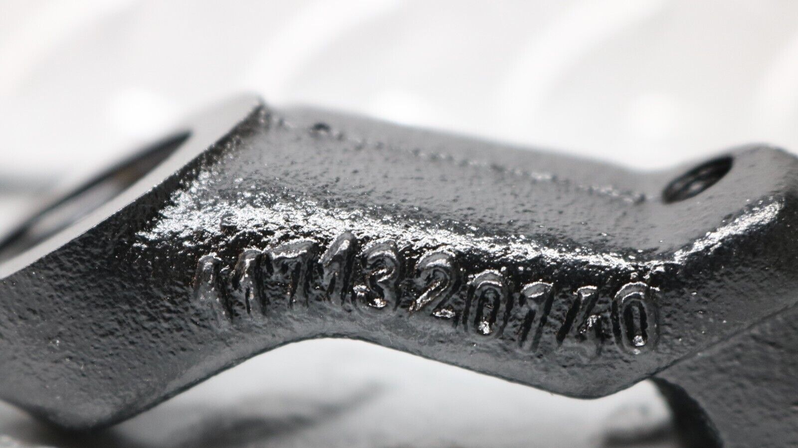 37223 Mercedes-Benz C126 420SEC Coupe Belt Tensioner Pulley Bracket 1171320140