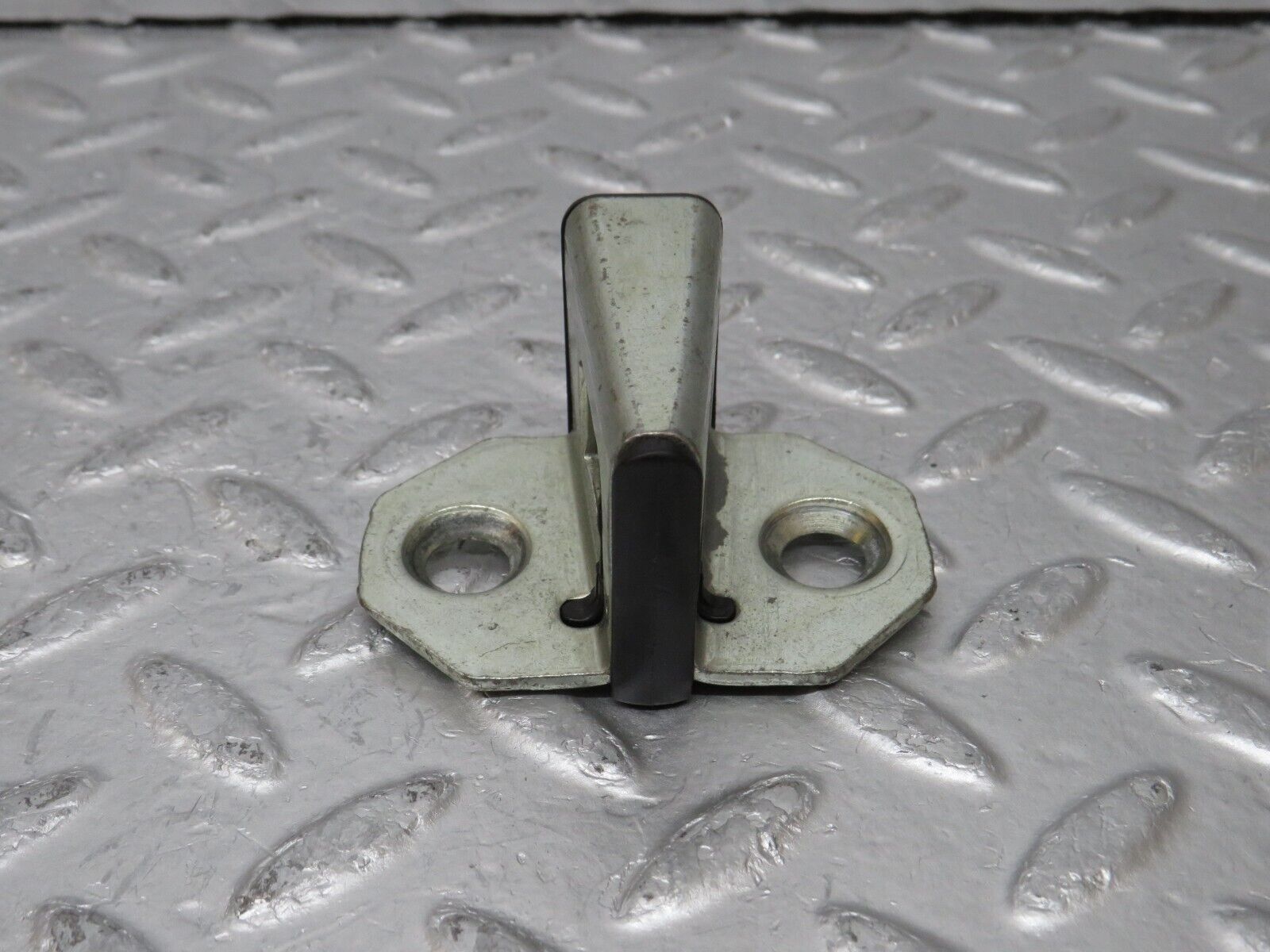 34891 Mercedes-Benz W210 320E Door Lock Latch