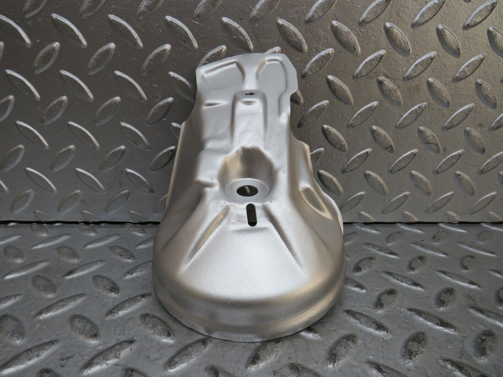 29104 Mercedes-Benz C124 320CE Coupe Engine Mount Bracket Heat Shield