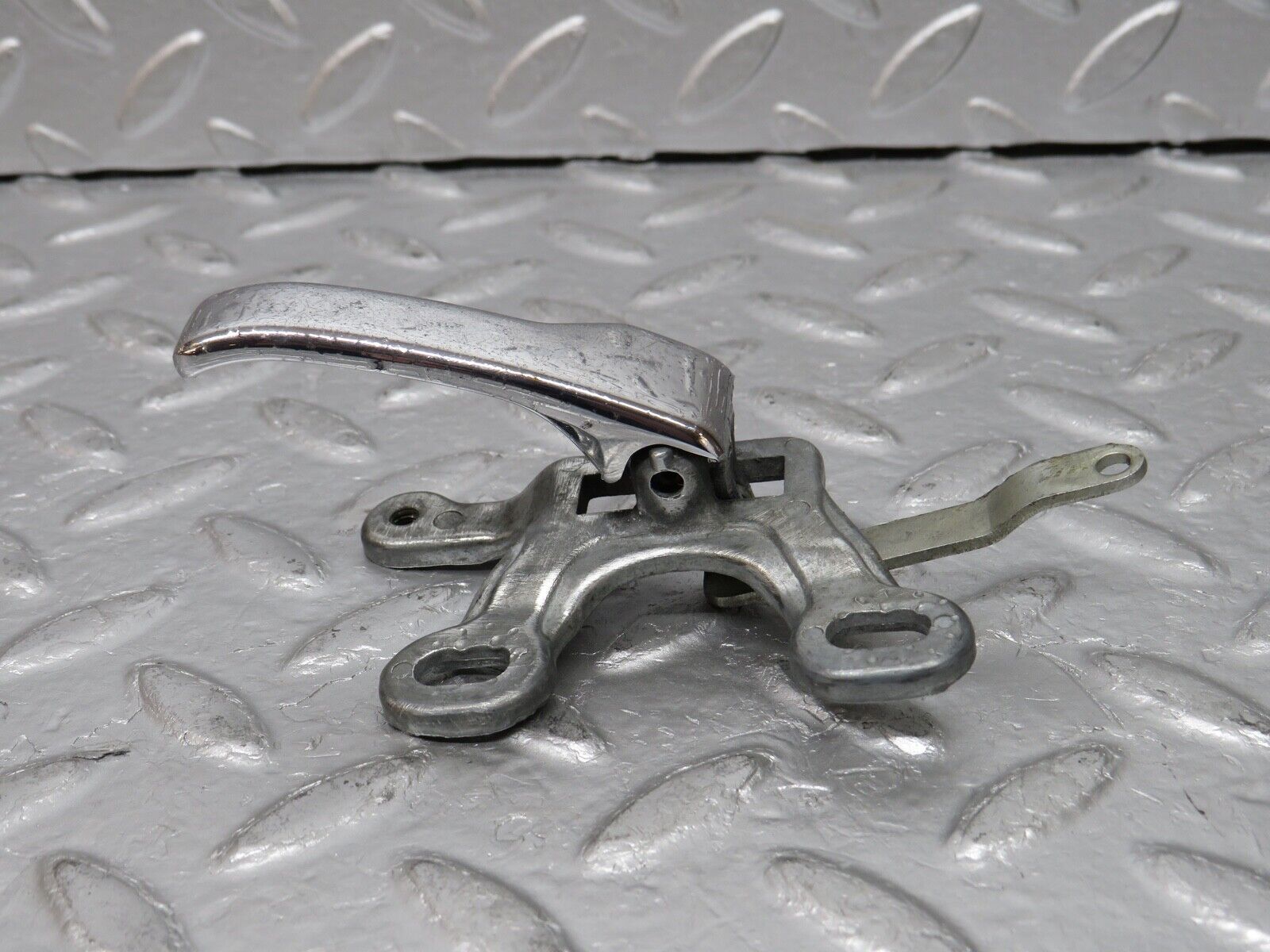 31009 Mercedes-Benz W123 230E Front Right Interior Door Handle 1107660419