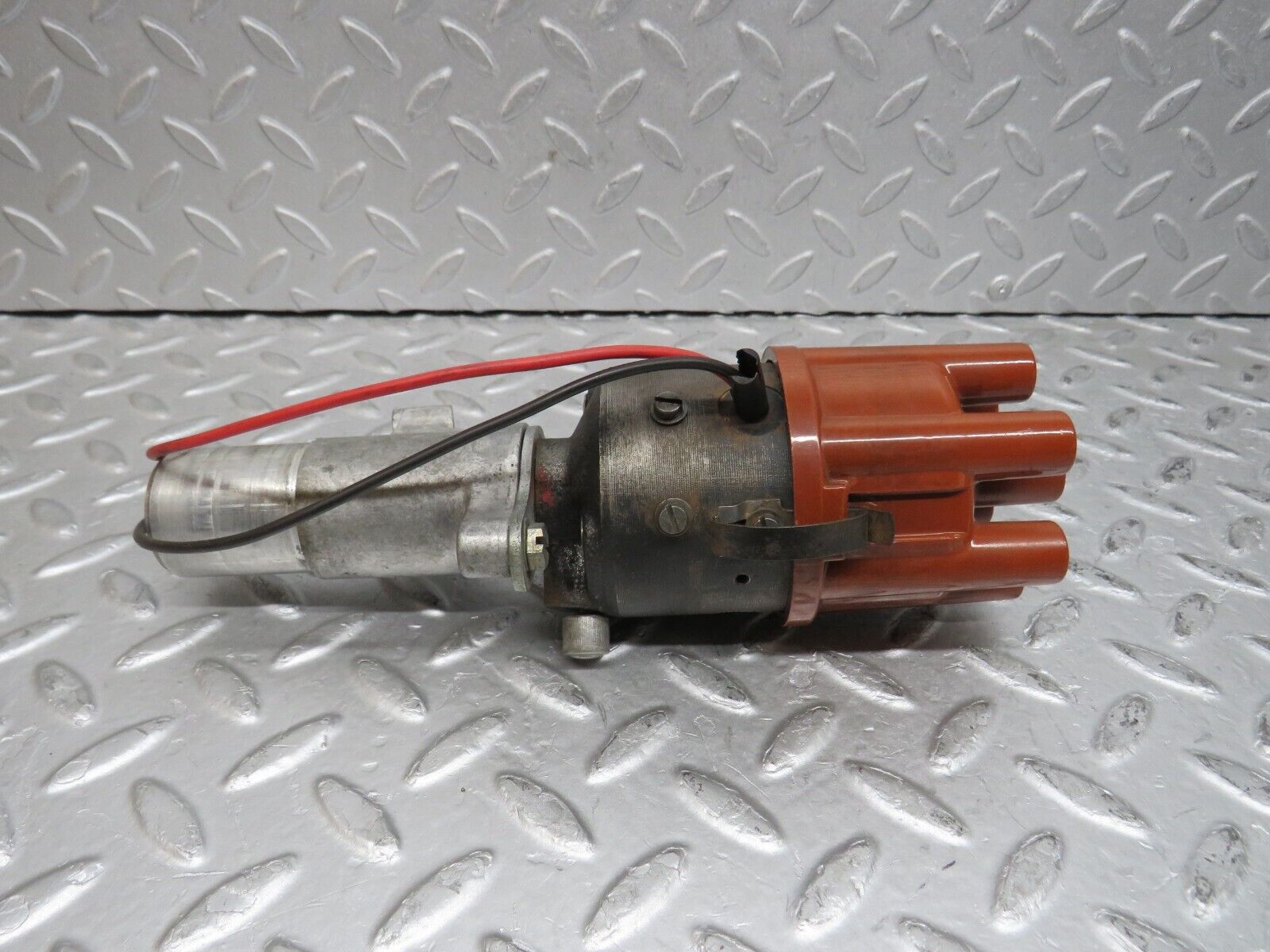 37717 Mercedes-Benz W108 280S Ignition Distributor 0231116048