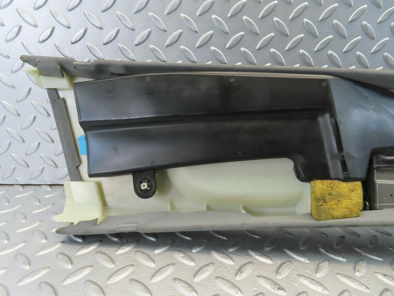 11199 Mercedes-Benz W221 S320 B Pillar Trim Cover Left Side 2216900325