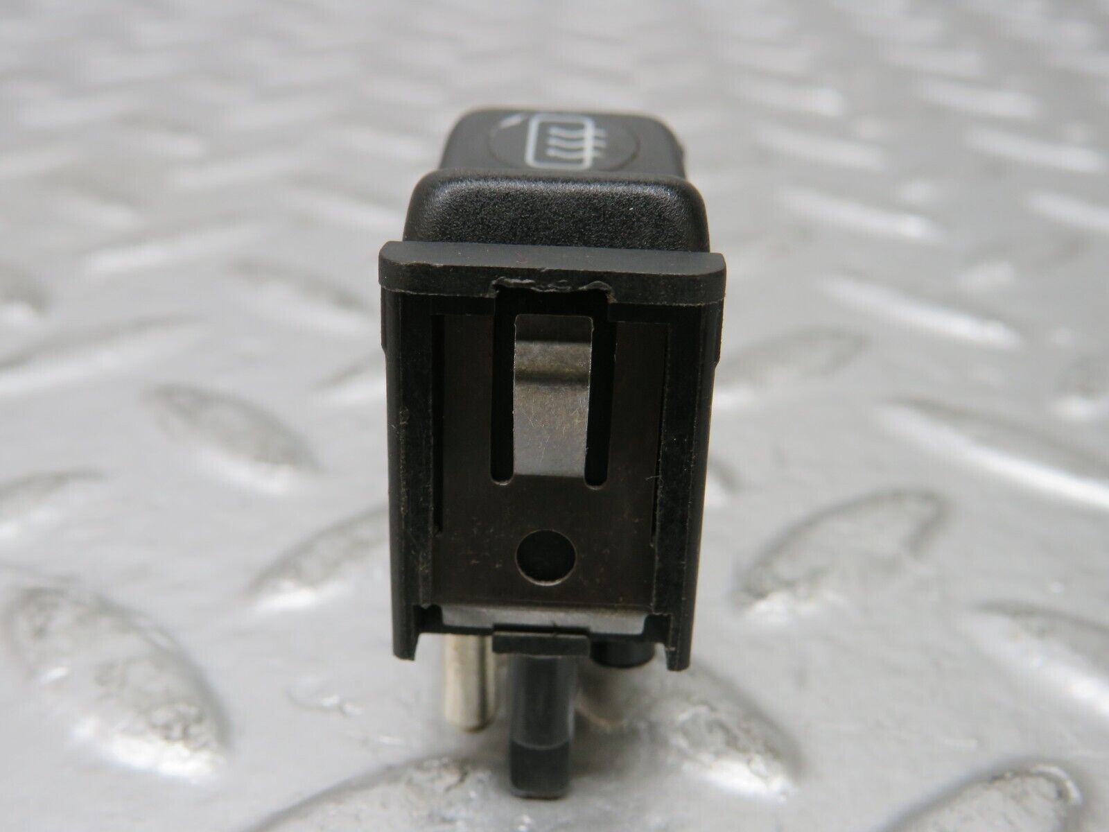 25347 Mercedes-Benz W201 190D Rear Heated Window Switch 0008206010