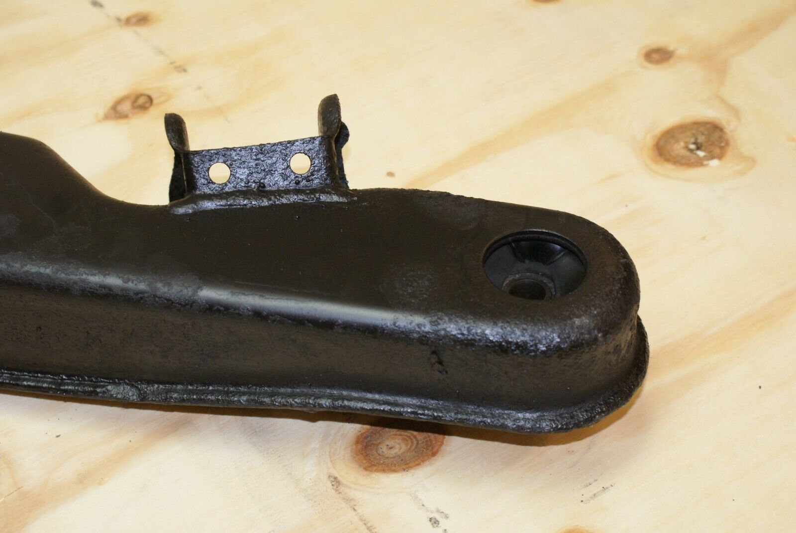 2484 Mercedes-Benz W123 280E Rear Subframe Axle Carrier Suspension