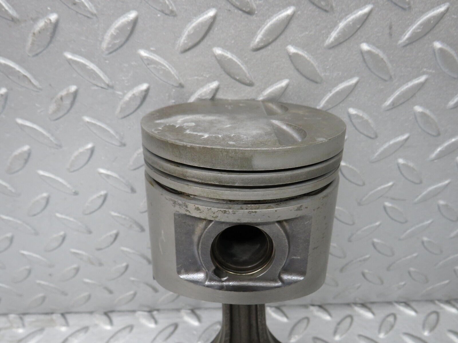 37630 Mercedes-Benz W109 300SEL Piston With Connecting Rod 91.5 mm