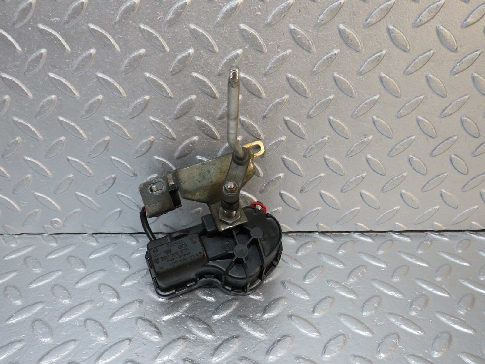 39733 Mercedes-Benz R129 320SL Coupe Headlight Wiper Motor Left 0390206875