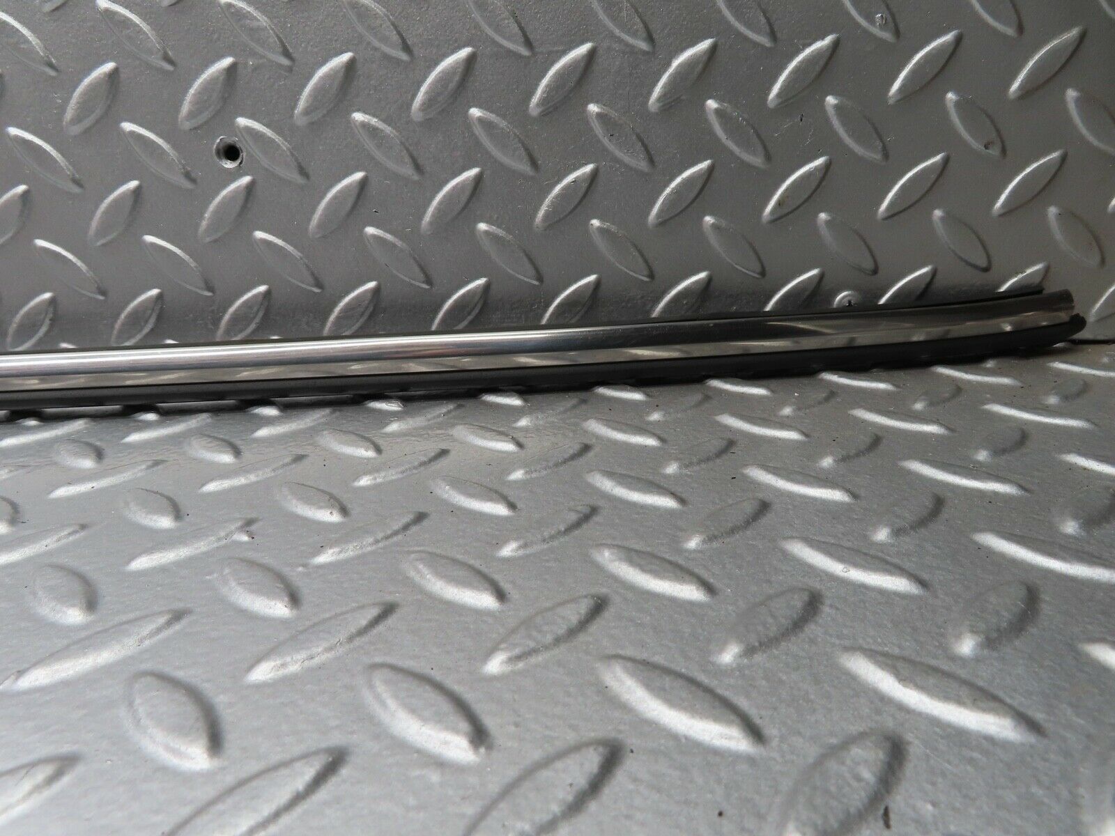 20463 Mercedes-Benz W114 280CE Coupe Rear Left Fender Wing Centre Moulding Trim