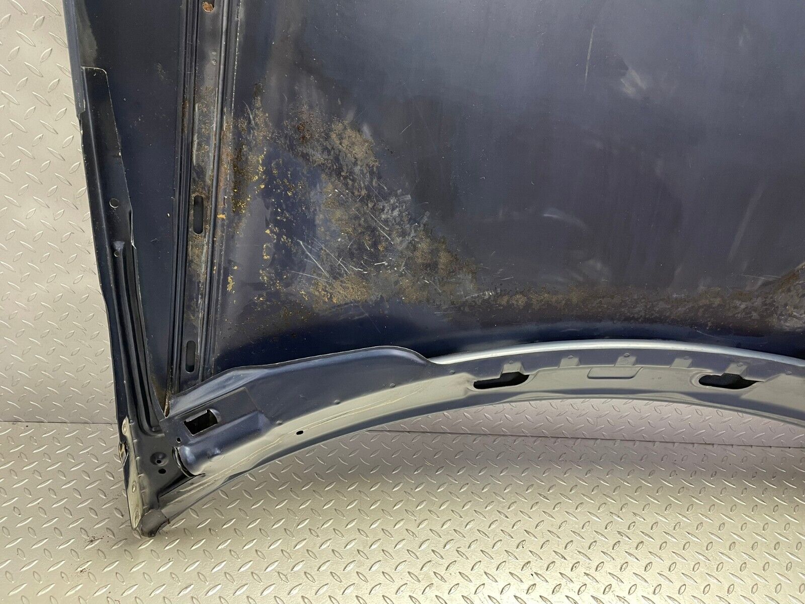 31421 Mercedes-Benz S124 220TE Wagon Bonnet