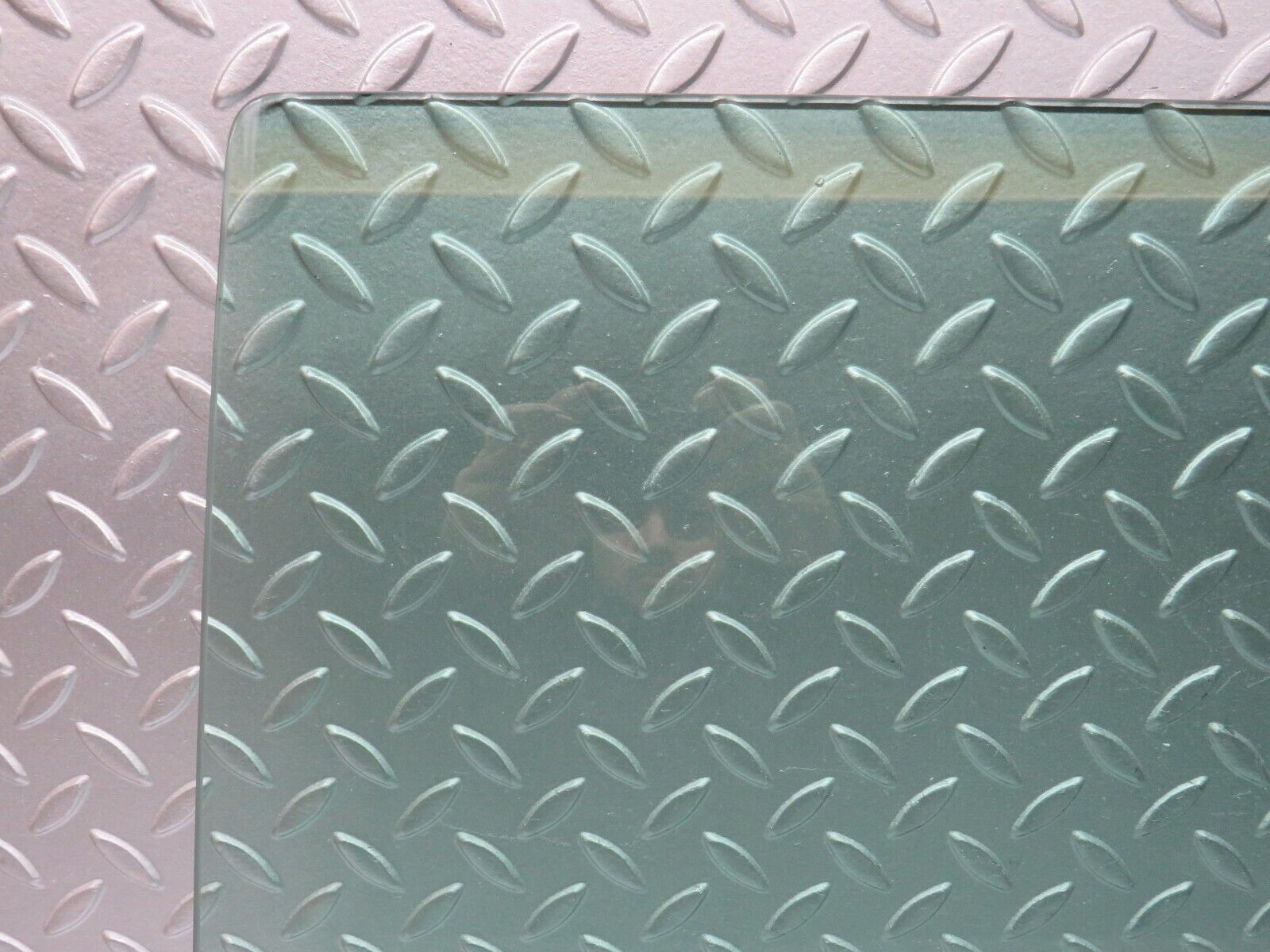 31476 Mercedes-Benz S124 220TE Wagon Rear Left Door Window Glass